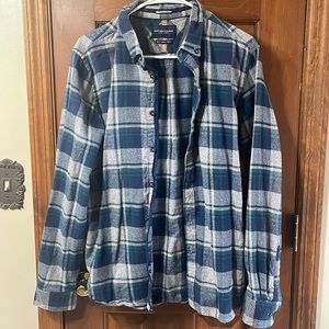 Men flannel shirt. Large. Runs small. Smoke free. Never worn.